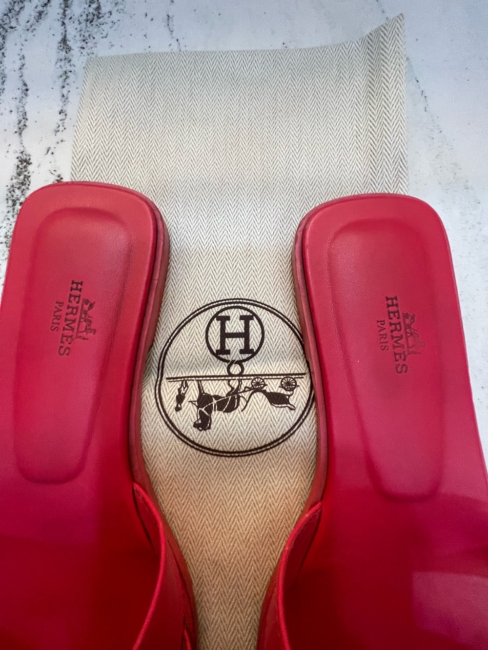 Hermes Oran Bright Pink H-Cut Leather Slide Sandals - Picture 4 of 10